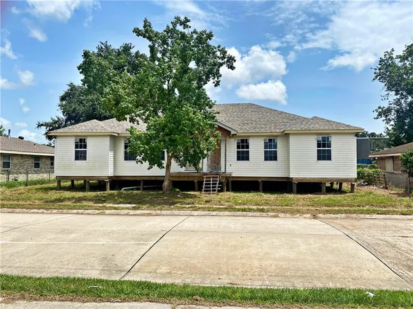 2607-2609 Guerra Dr, Violet, LA 70092