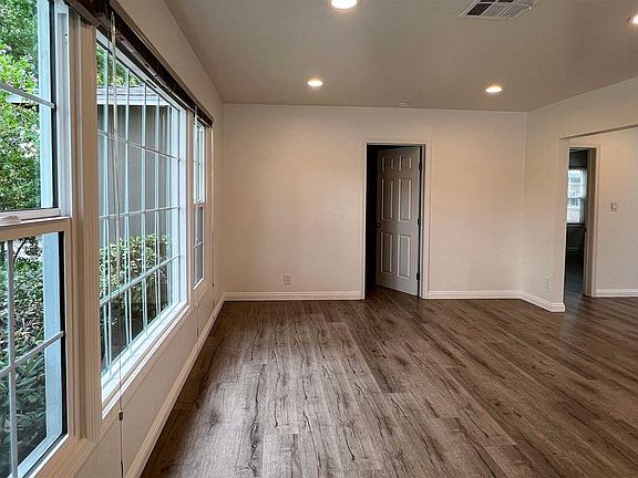 3rd image of 2707 Coolidge Ave
