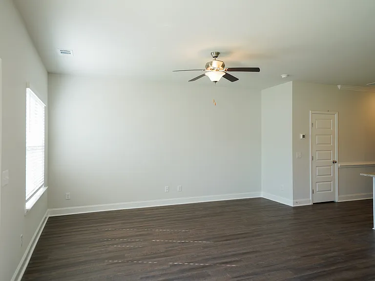 481 Governor Treutlen Cir — Photo 5