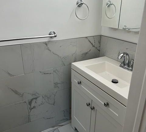 3rd image of 108 Sussex St APT 4