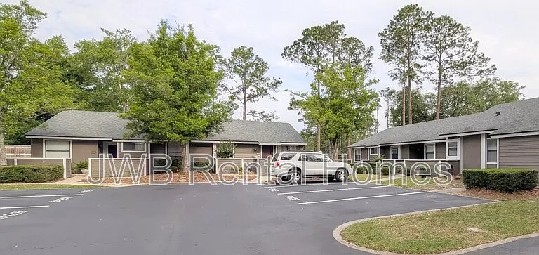 8412 Long Meadow Cir N — Photo 14