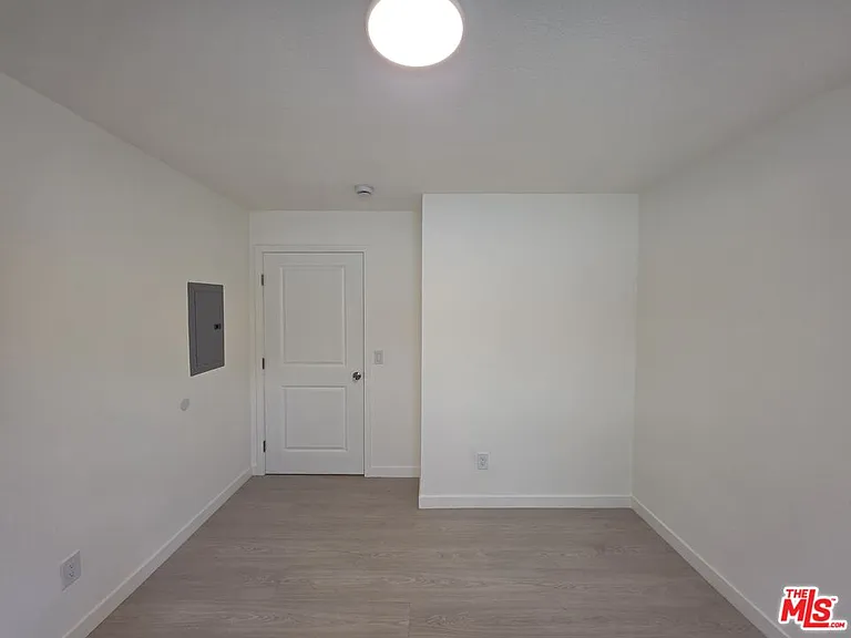 912 N Ridgewood Pl #2 — Photo 38