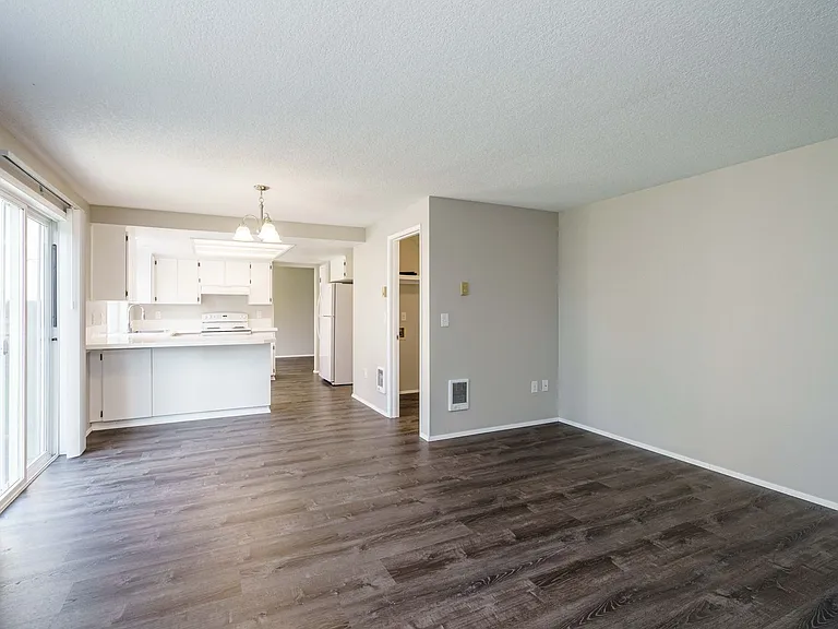 12410 NE 101st St — Photo 12