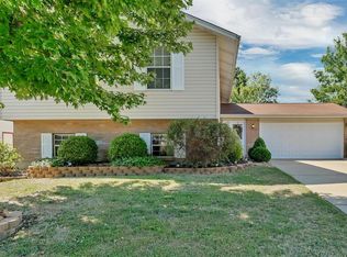 444 Tailor Ln, O'Fallon, MO 63368