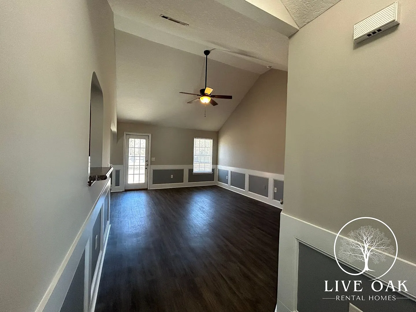 Beautiful 3-bed/2-bath Brick Home in Long County! — Photo 2
