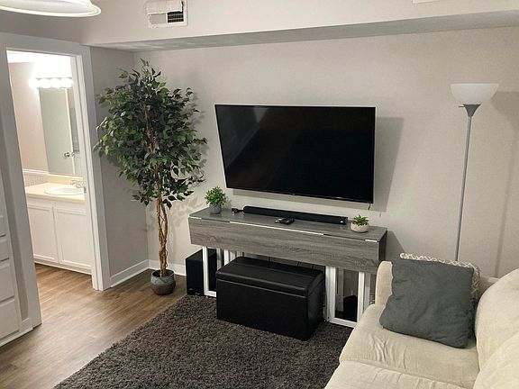 4th image of 1089 Bluewater Dr Unit 501
