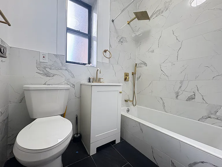 569 Bergen Ave #32 — Photo 4