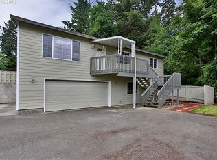 15516 NE Halsey St, Portland, OR 97230