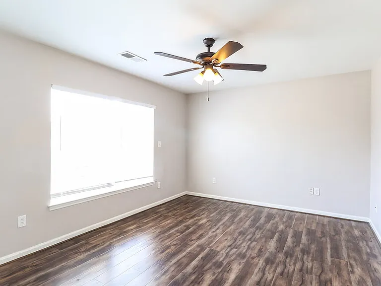 3620 Luton Ct — Photo 10