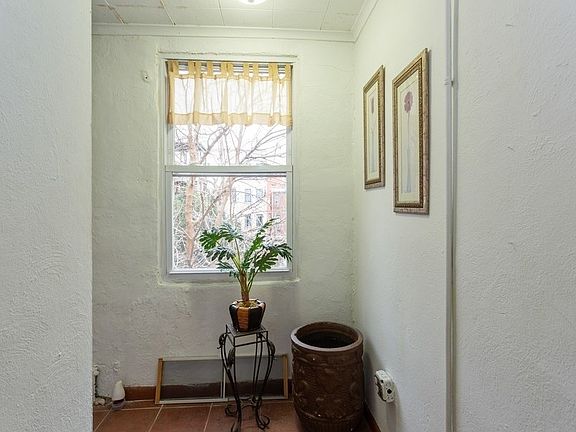 3rd image of 455 Pavonia Ave #2