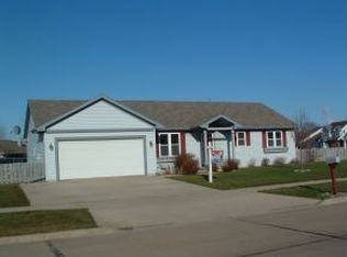 1801 Fieldcrest Dr, Kaukauna, WI 54130