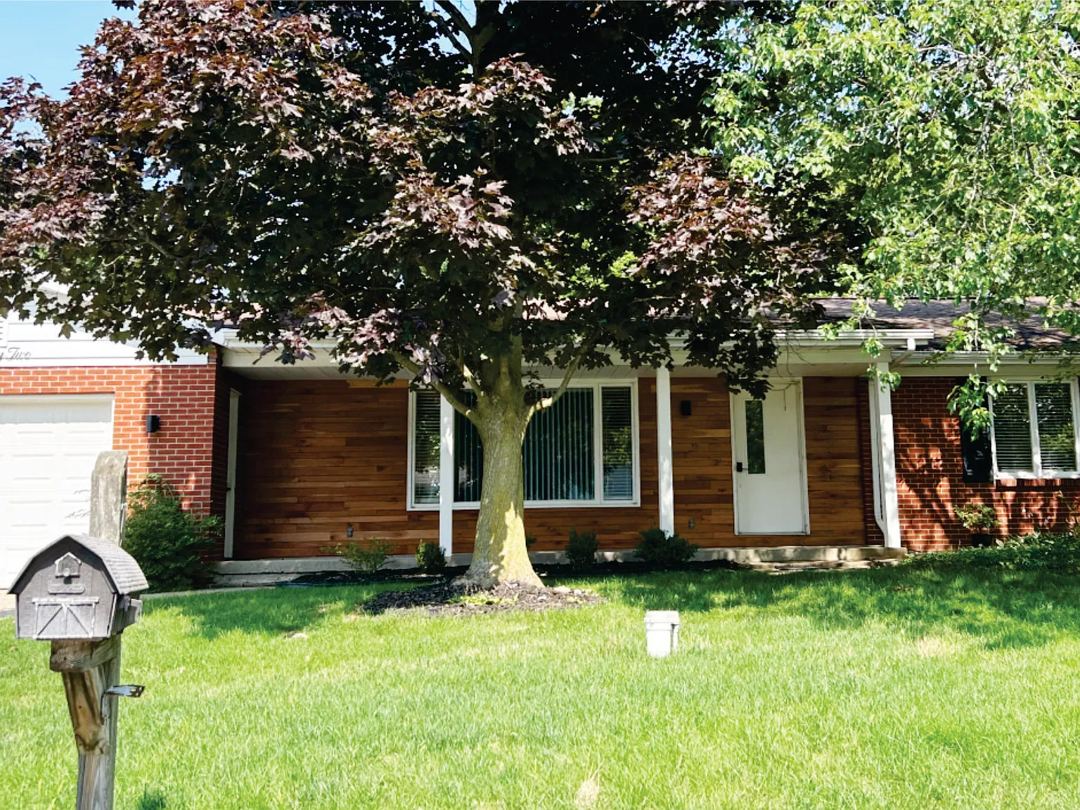 272 Vine St SE — Photo 1