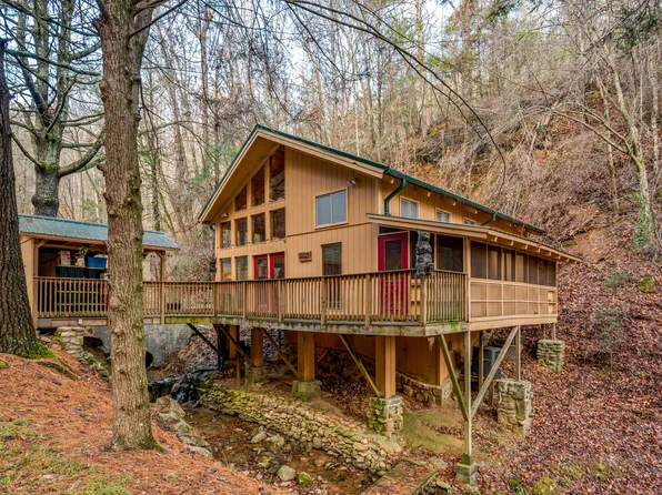 2645 Black Walnut Flats Rd, Sevierville, TN 37862