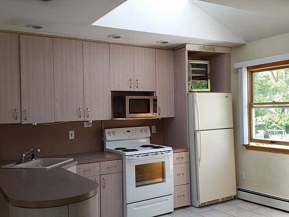 5th image of 260 Tyrconnell Ave