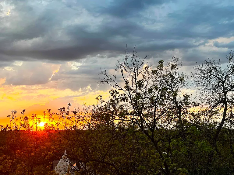 Great sunset views from decks.