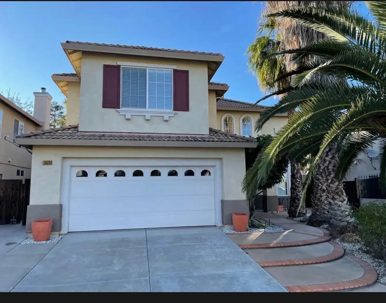 Lotus Way, Tracy — Photo 1