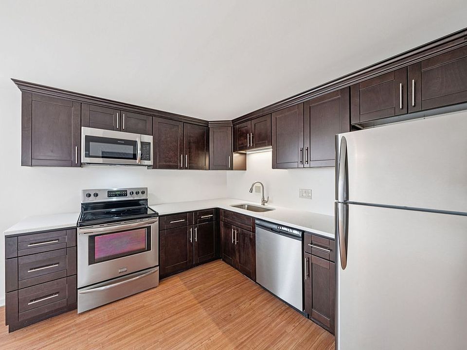 1st image of 4 Losson Garden Dr APT 3