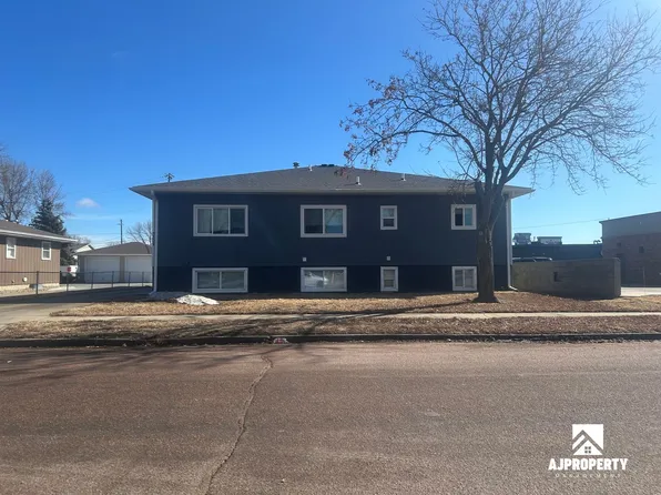 3308 South Lincoln Avenue, 3308 S Lincoln Ave #5, Sioux Falls, SD 57105