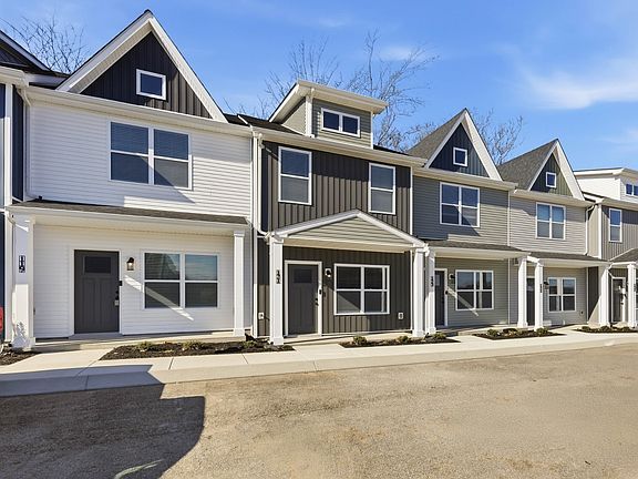 2nd image of 121 Front Ridge Cir