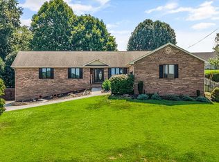 2112 Carpenters Grade Rd, Maryville, TN 37803