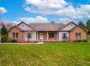 1288 Suffield Oaks Ln, Mogadore, OH 44260
