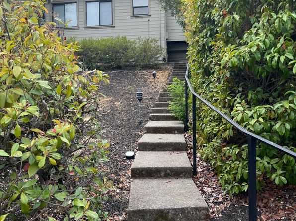 2233 Oakvale Rd, Walnut Creek, CA 94597