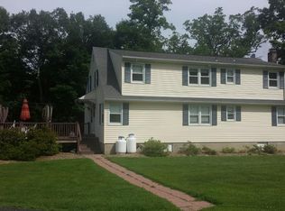 202 Peekskill Hollow Rd, Putnam Valley, NY 10579