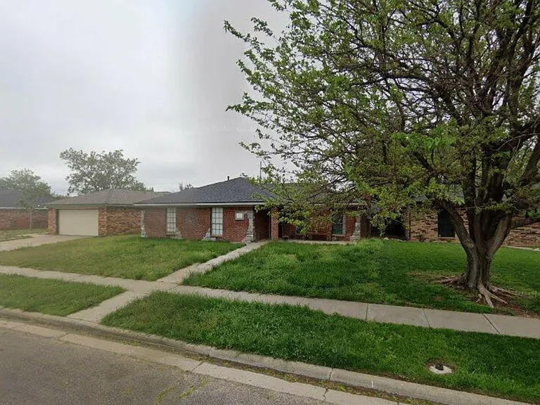 1137 Sugarloaf Dr — Photo 1