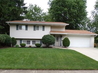 2199 Bryn Mawr Dr, Stow, OH 44224