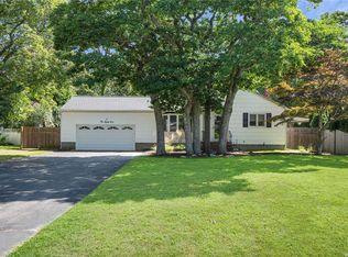 189 Belleview Ave, Center Moriches, NY 11934