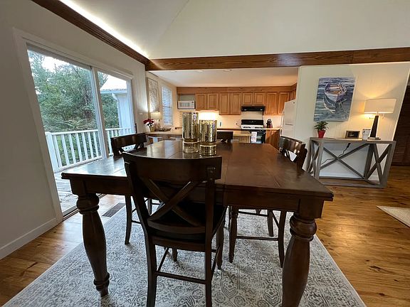 5th image of 854 Sea Cliff Dr