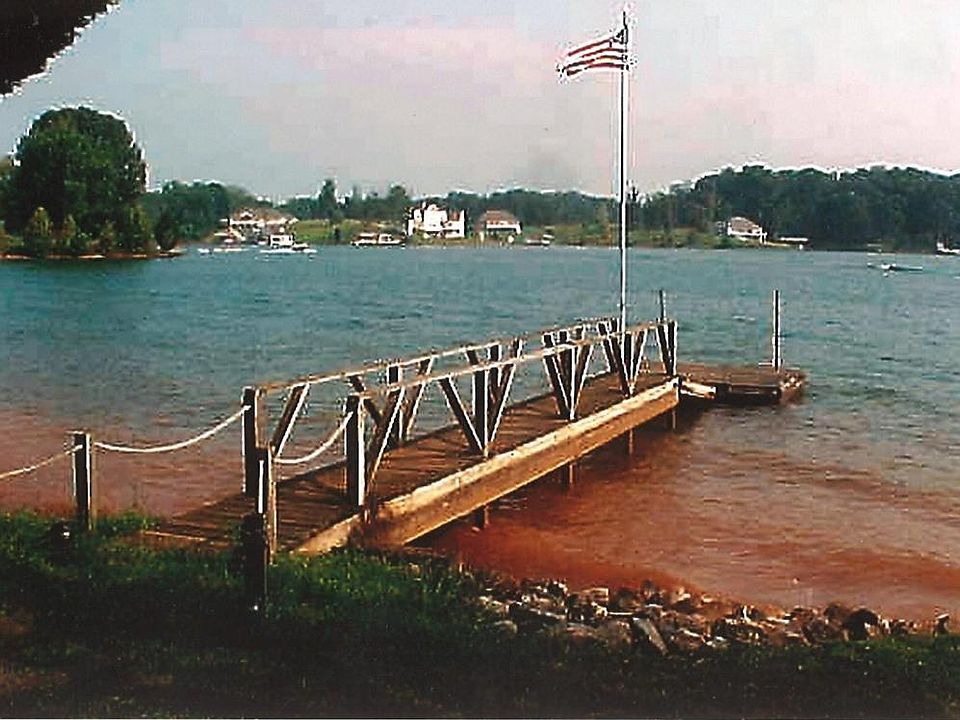 1st image of 611 Browns Point Dr