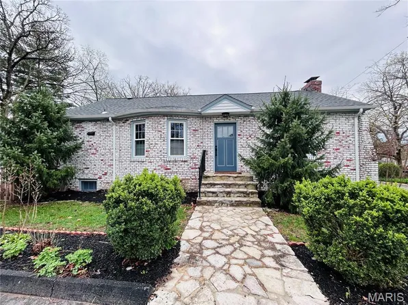 11742 South Dr, Saint Louis, MO 63131