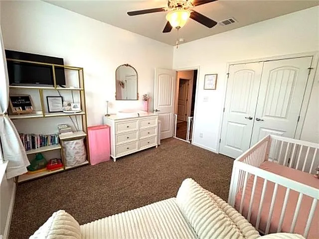 408 Lakeshore Vlg E — Photo 9