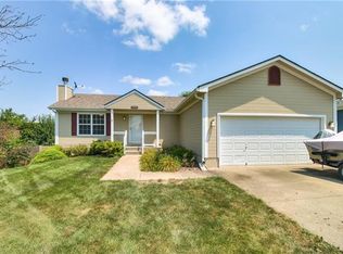 1912 Chestnut Dr, Pleasant Hill, MO 64080