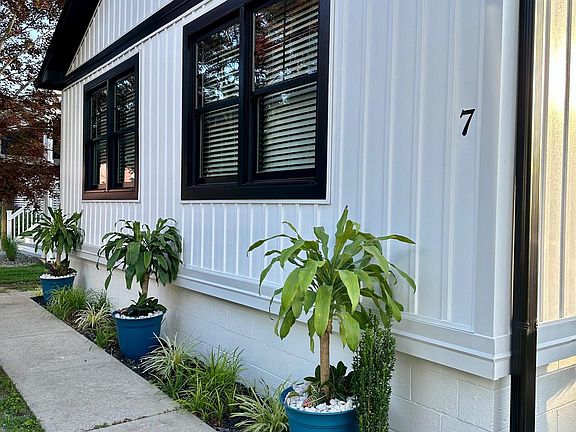 3rd image of 7 Cleveland Ave