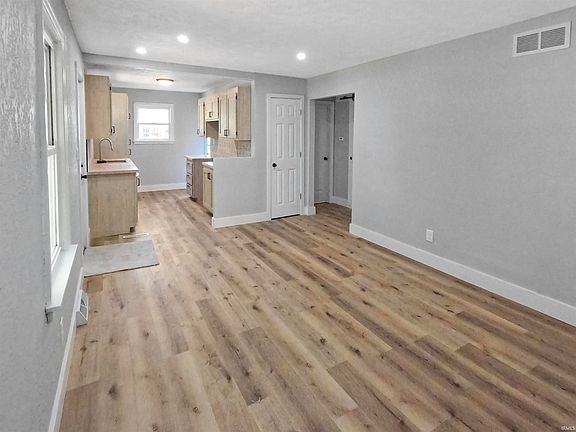 5th image of 24736 Idlewild Ave