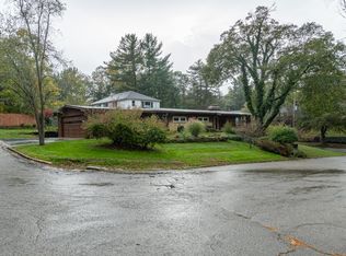 1935 Dickie Dr, Kalamazoo, MI 49008