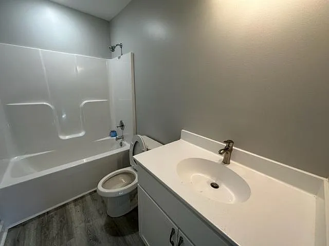 305 Leonford St — Photo 5
