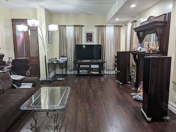 living room all high ceiling