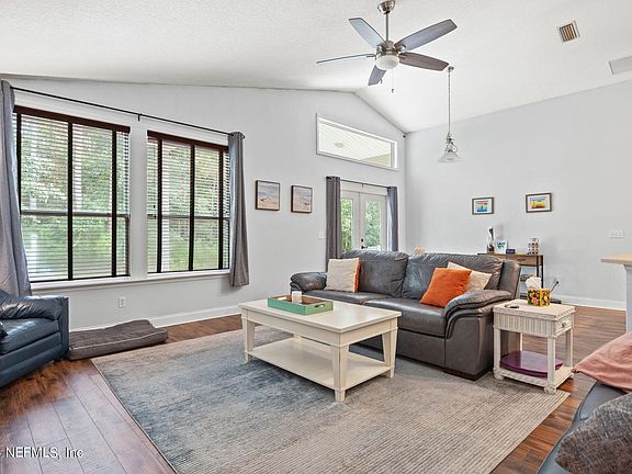 4th image of 874 W AMERICAN EAGLE Drive