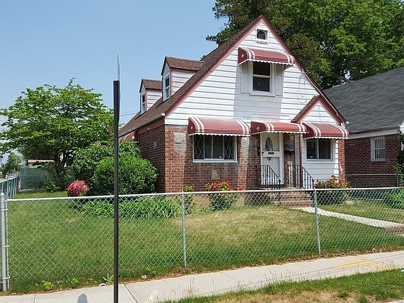 2nd image of 22703 111th Ave