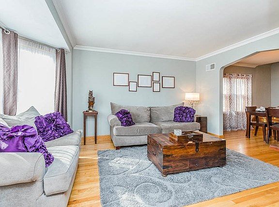 2nd image of 5552 S Melvina Ave
