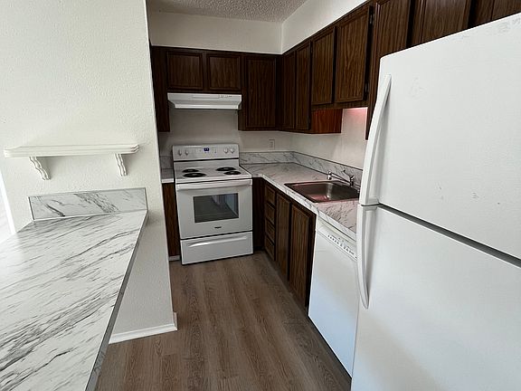 3rd image of 11040 SW Greenburg Rd APT 206