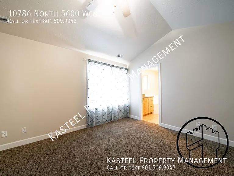10786 N 5600 W — Photo 12