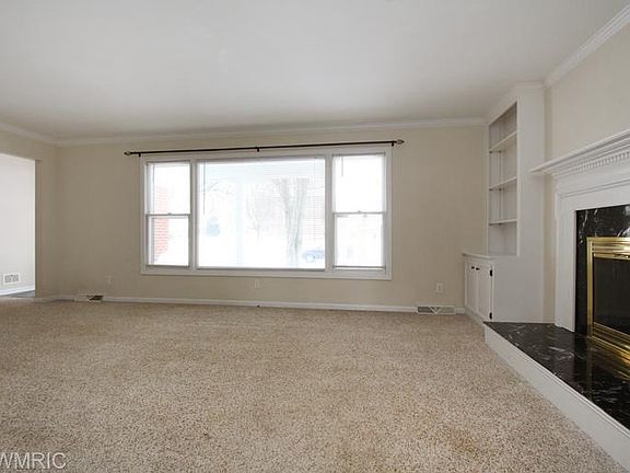 3rd image of 2107 Chelsea Dr NE