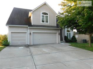 9021 N Walrond Ave, Kansas City, MO 64156
