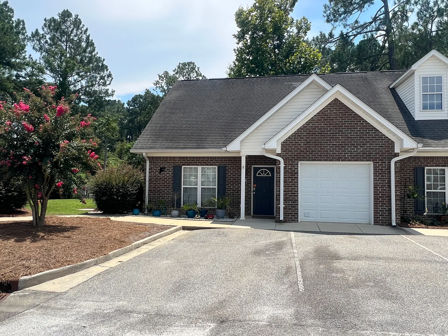 3 bed, 2.5 bath, 1524 sqft, $1,700 — Photo 2