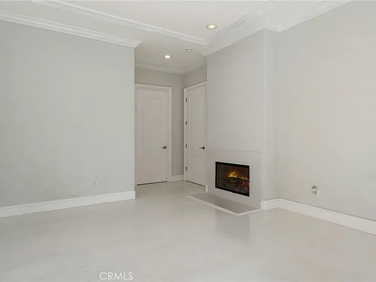 16459 Otsego St — Photo 23