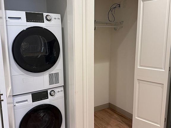 5th image of 1117 W Fayette St #114